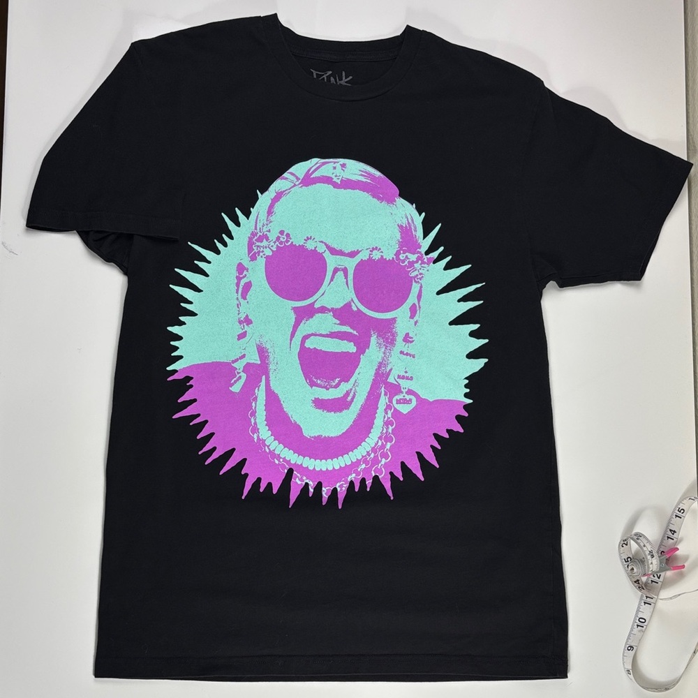 PINK 2024 Summer Carnival TOUR tee